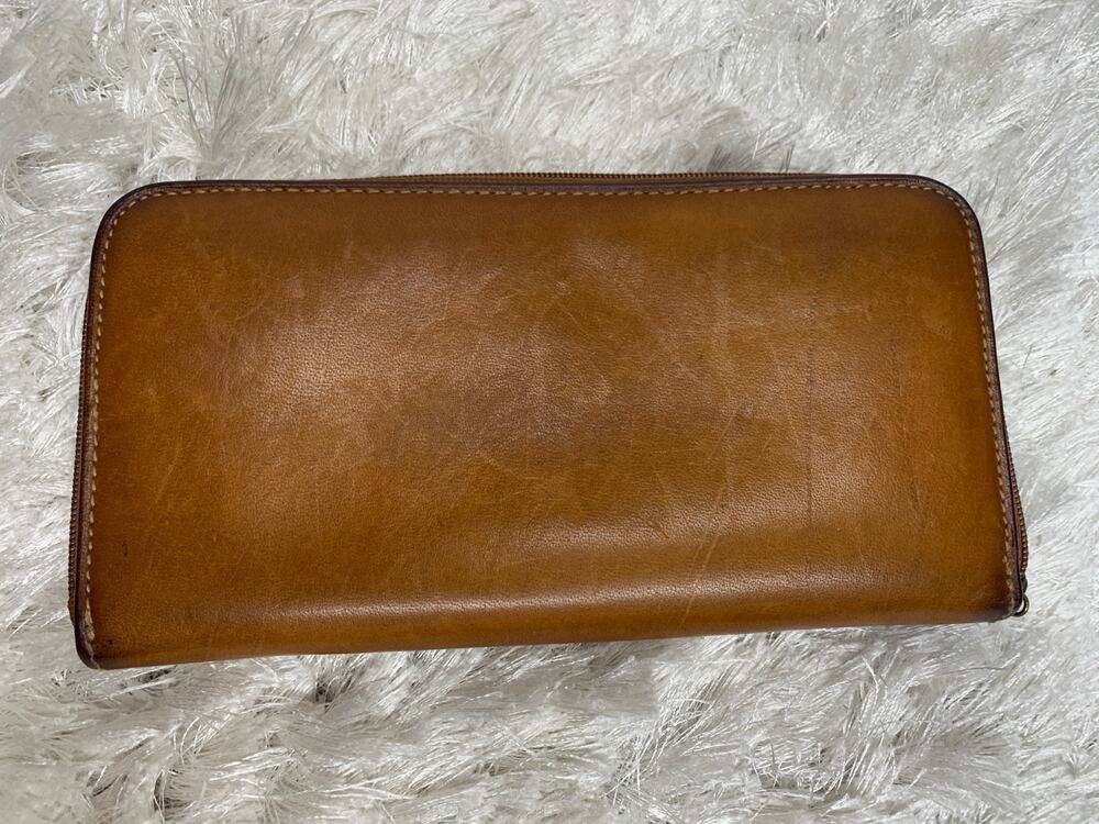 G.H.Bass Tan Leather Wallet Preowned 8.5  x 4" Zip Around